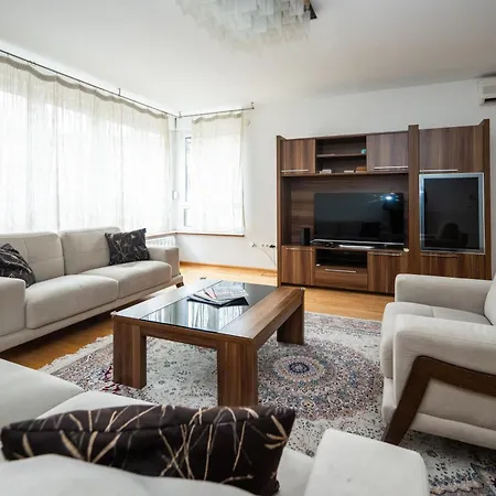 Apartment Spacious & Modern In The Centre *
