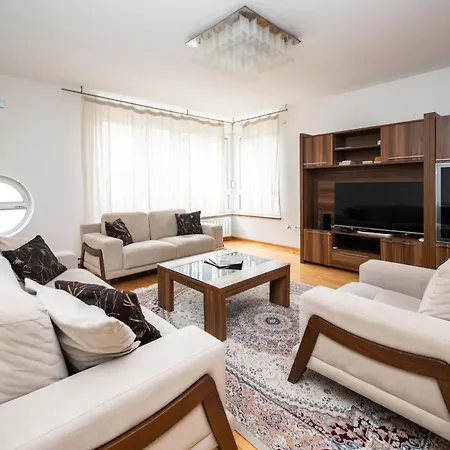 Spacious & Modern In The Centre * Sarajevo