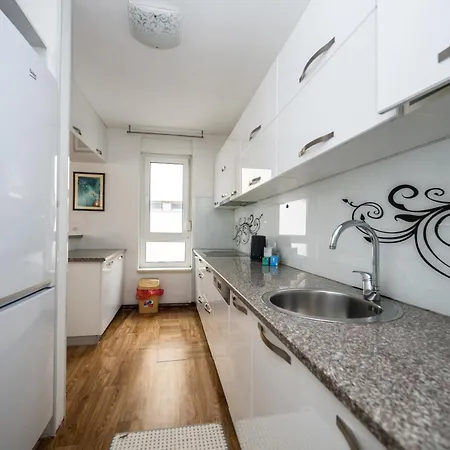 Spacious & Modern In The Centre Sarajevo