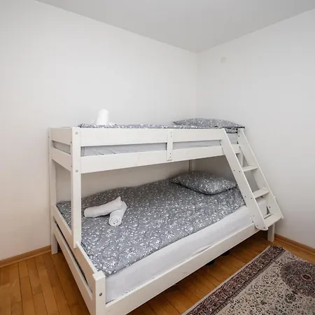 Apartment Spacious & Modern In The Centre *