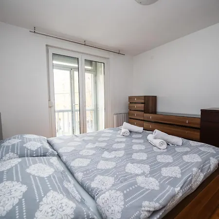 Apartment Spacious & Modern In The Centre Sarajevo
