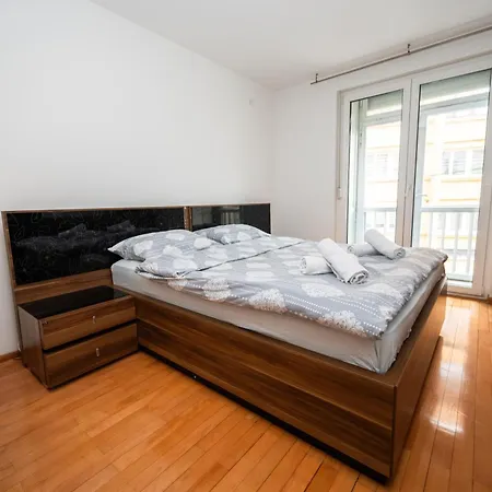 Apartment Spacious & Modern In The Centre Sarajevo