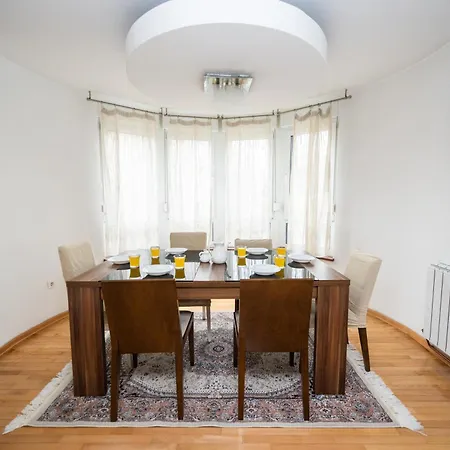 Spacious & Modern In The Centre * Sarajevo