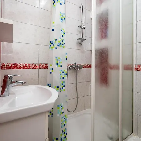 Apartment Spacious & Modern In The Centre