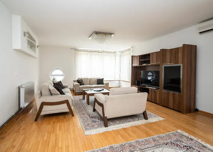 Apartman Spacious & Modern In The Centre *