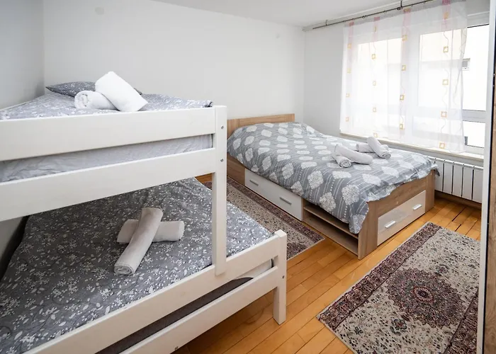 Spacious & Modern In The Centre *